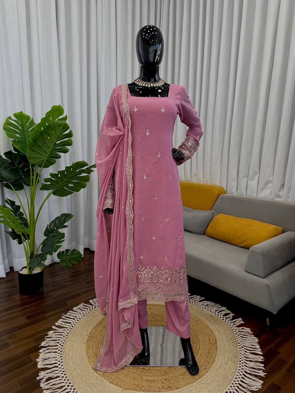 Noor Lace Sequins Classic Set